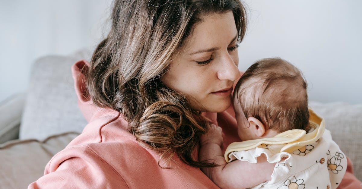 Ansiedade de Separação Noturna na Primeira Infância: Como Ajudar — Guia Amni para mães
