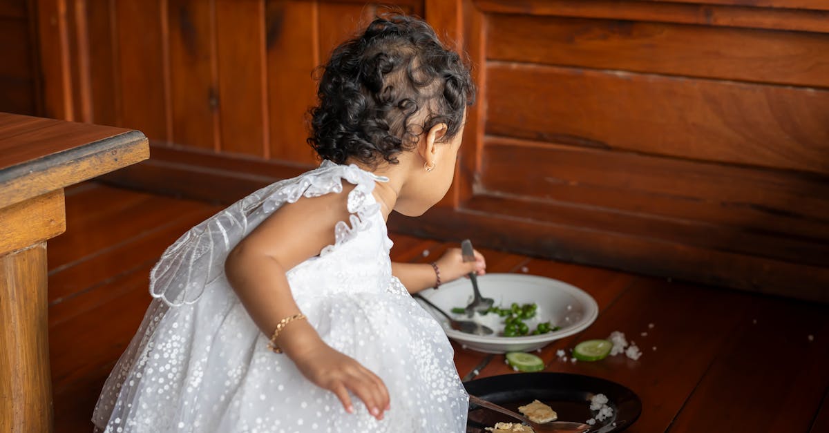 Desmame Respeitoso: Quando Começar e Como Fazer sem Trauma - Guia Amni para mães