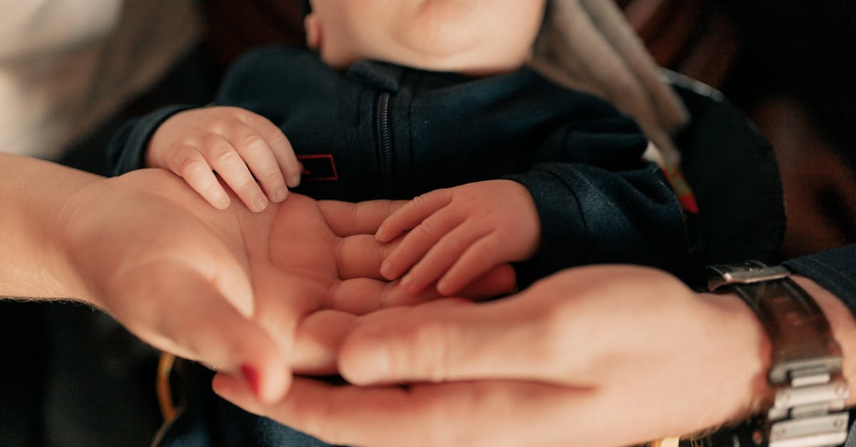 Guia de Sobrevivência: A Temida Regressão de Sono dos 10 Meses — Guia Amni para mães