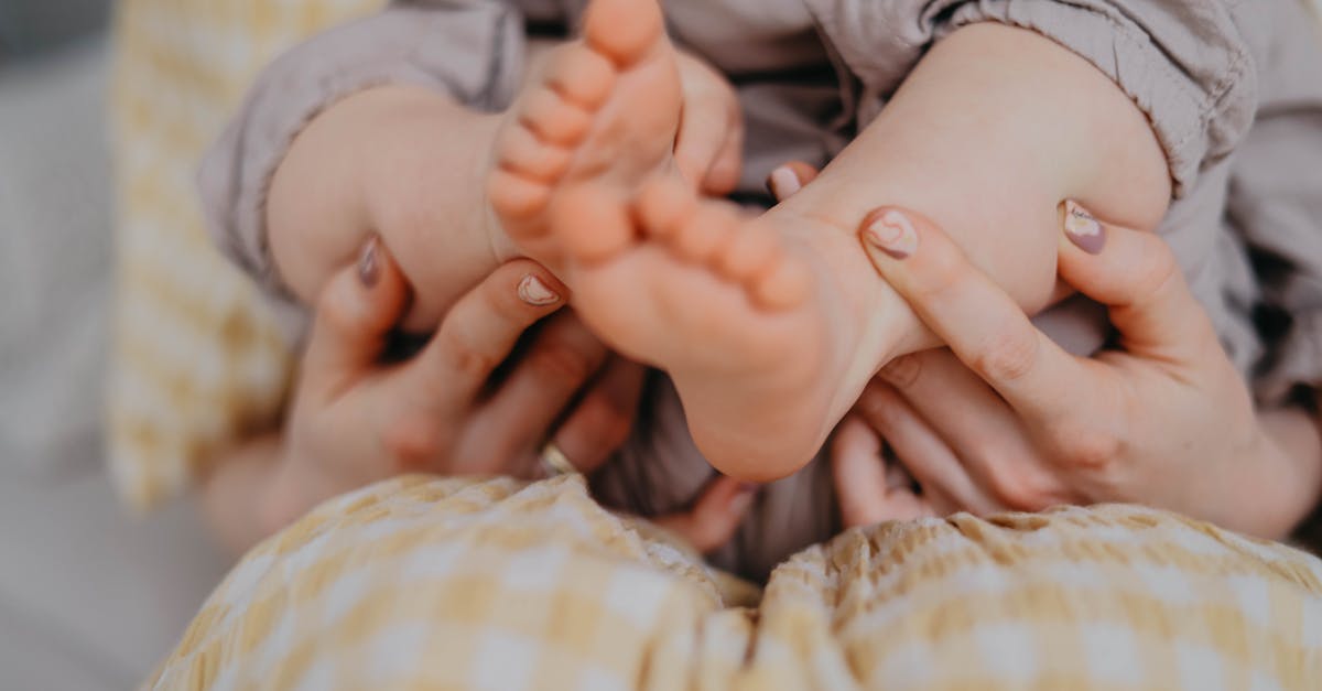 Guia de Sobrevivência: A Temida Regressão de Sono dos 18 Meses — Guia Amni para mães