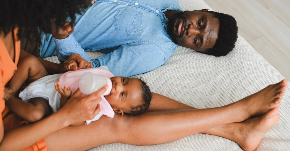 Guia de Sobrevivência: A Temida Regressão de Sono dos 6 Meses — Guia Amni para mães