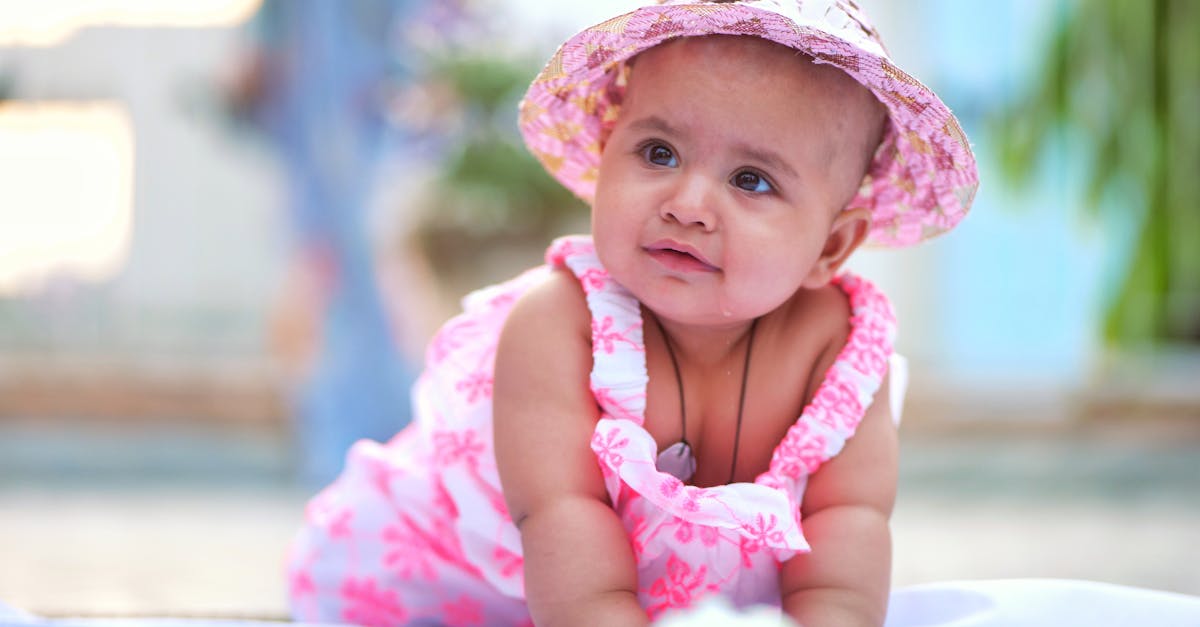 Marcos de Desenvolvimento do Bebê de 10 Meses: O Que Esperar? — Guia Amni para mães