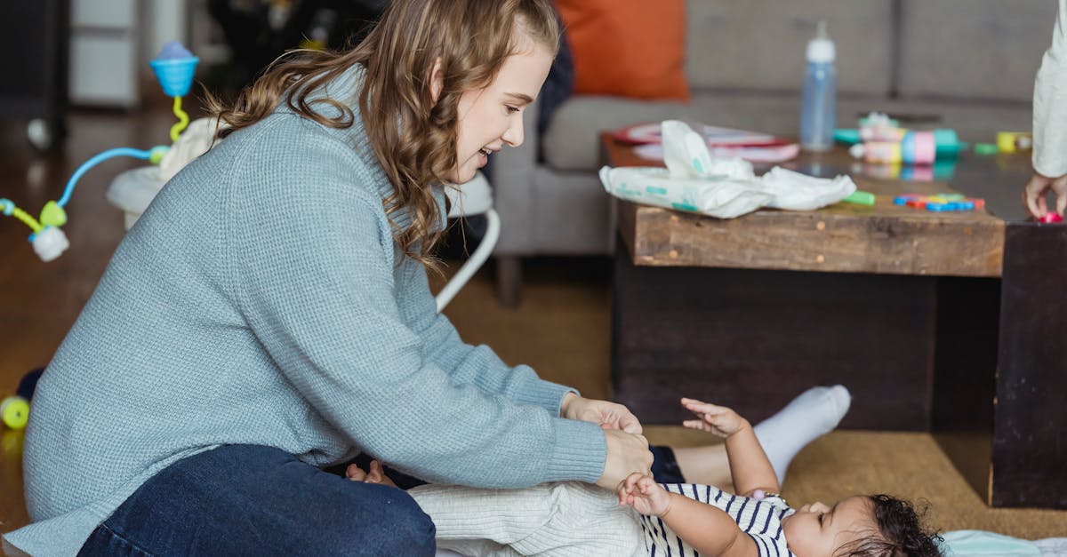 Marcos de Desenvolvimento do Bebê de 14 Meses: O Que Esperar? — Guia Amni para mães