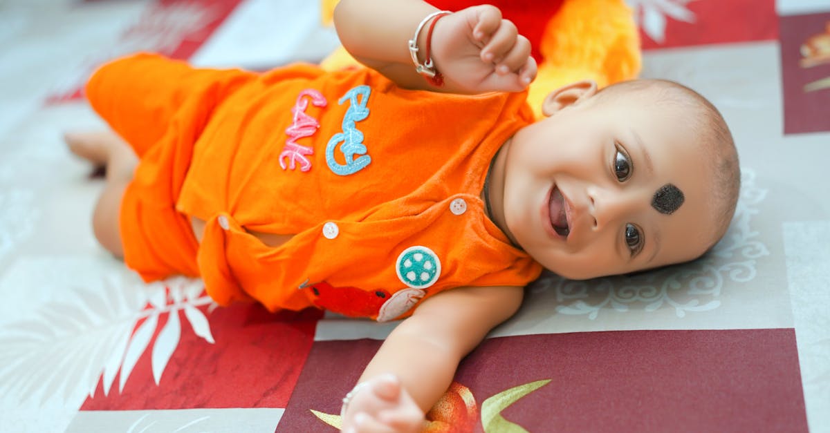 Marcos de Desenvolvimento do Bebê de 27 Meses: O Que Esperar? — Guia Amni para mães
