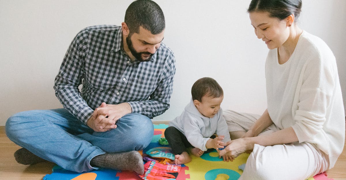 Marcos de Desenvolvimento do Bebê de 5 Meses: O Que Esperar? — Guia Amni para mães