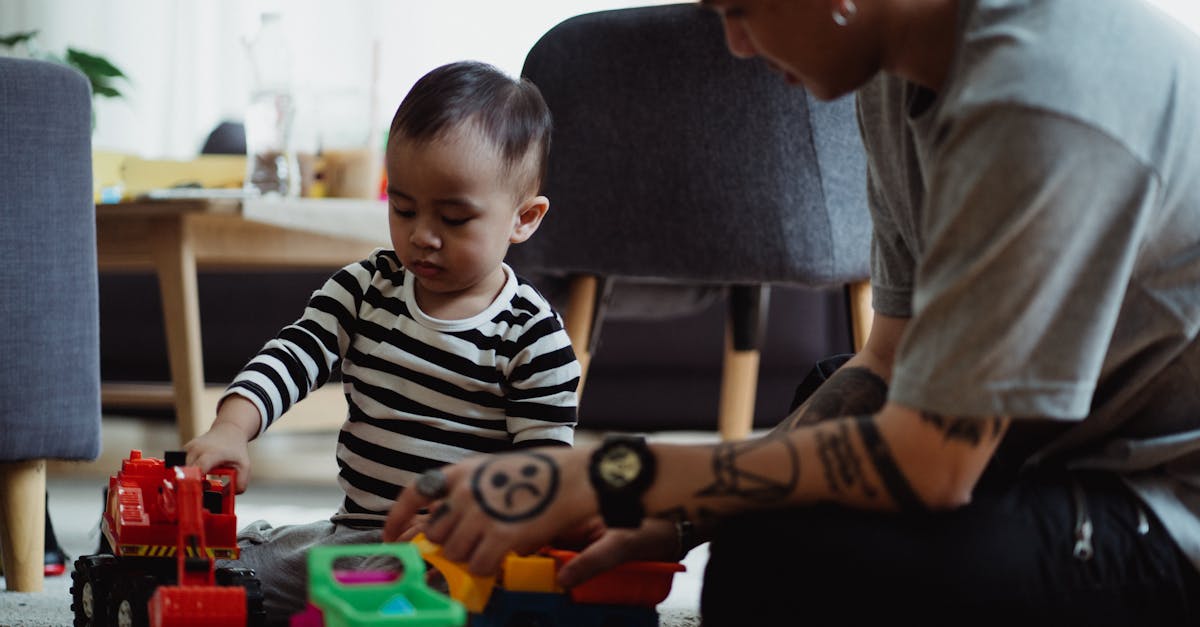 Marcos de Desenvolvimento do Bebê de 8 Meses: O Que Esperar? — Guia Amni para mães
